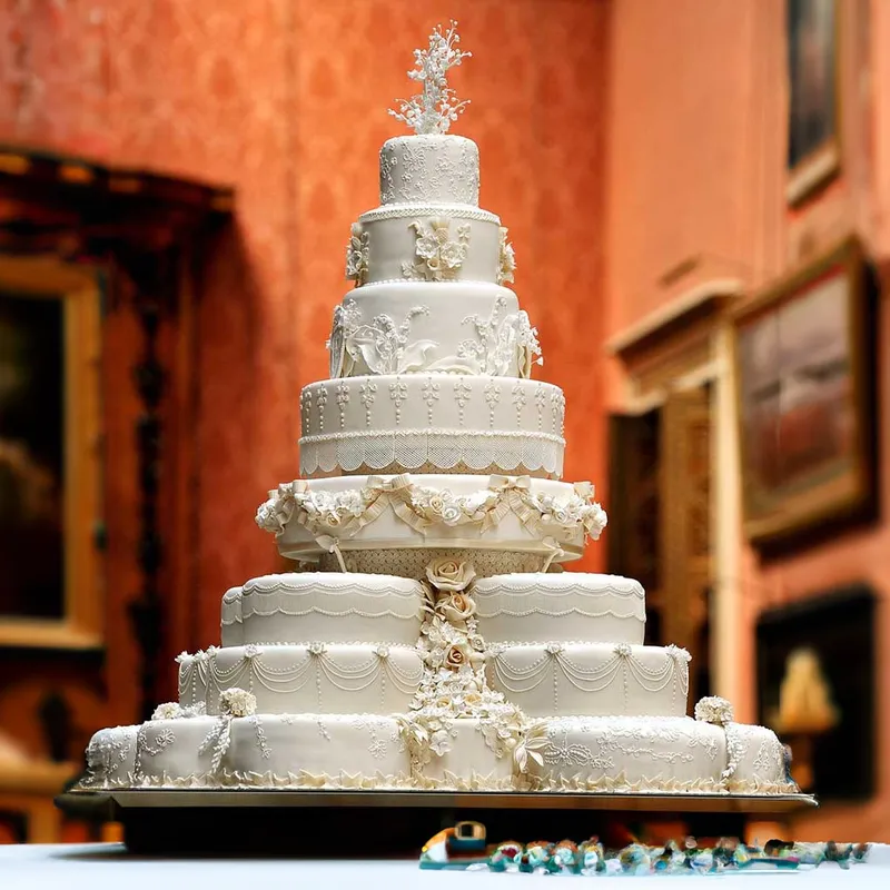 Принцесса Кейт Миддлтон создает самые значимые торты: от ее захватывающего свадебного торта до торта на крещение принца Джорджа, пропитанного сентиментальностью