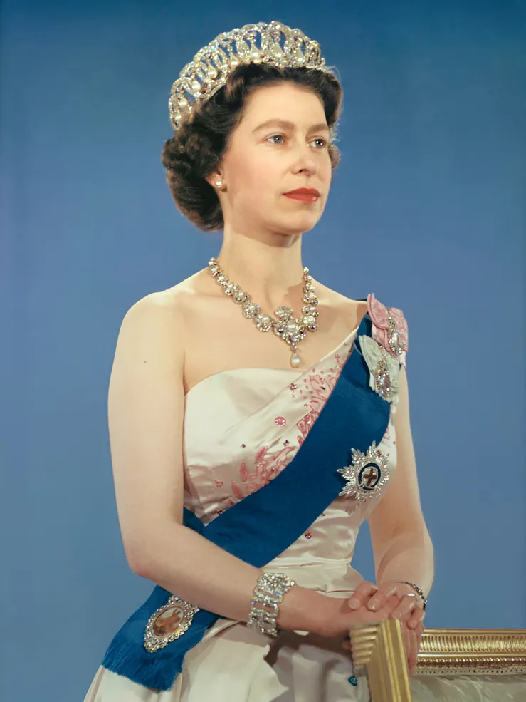 Елизавета Херли призналась, что не была в пабе с 1987 года и не знает, что значит