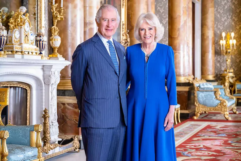 Король Чарльз и королева Камилла посетили Королевскую академию драматического искусства