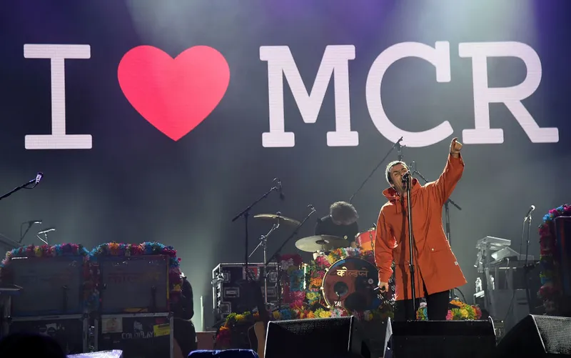 Лиам Галлахер покинул стадион после концерта Oasis в Кардиффе, пока Ноэль выступал на сцене: братья остаются в разных отелях на расстоянии 20 миль друг от друга