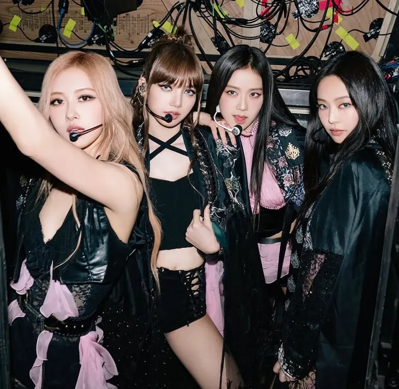 Концерт Blackpink: звезды BTS, TWICE, Red Velvet и Seventeen на одном шоу!