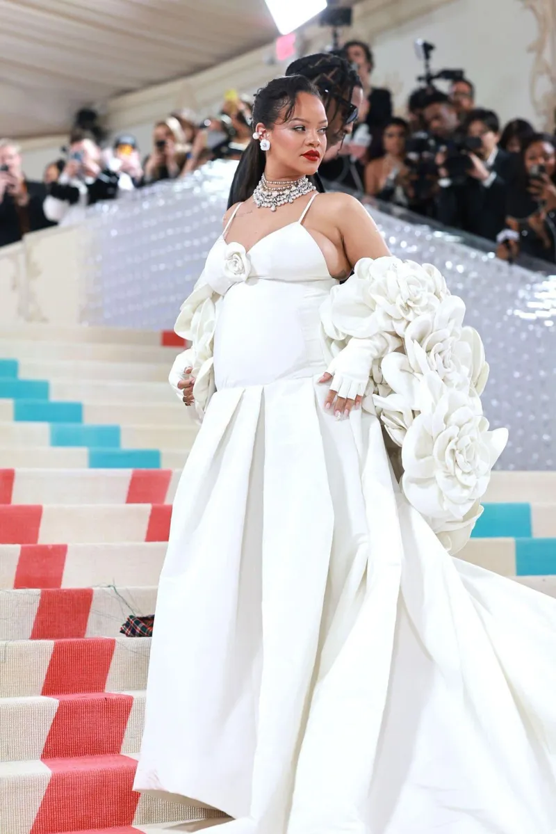 Сотрудник Met Gala стал вирусным за 