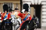 Король Чарльз снова проедет в карете на Trooping the Colour, несмотря на лечение рака — дворец готовится к важному событию