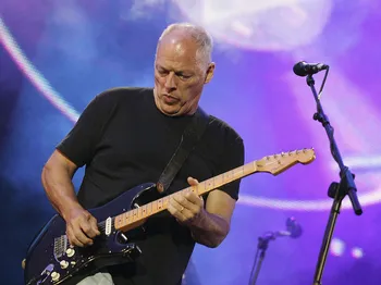 Легенда Pink Floyd Дэйв Гилмор пытается продать свой особняк за 10 миллионов фунтов, но сталкивается с проблемами