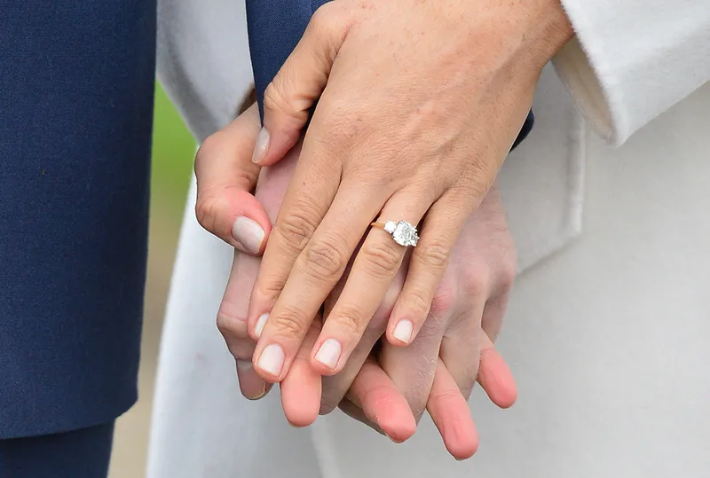 Все, что нужно знать о помолвочном кольце Меган Маркл