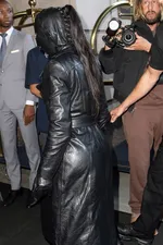 Модные критики раскритиковали новый бюстгальтер Kim Kardashian с эффектом пирсинга за 74 доллара