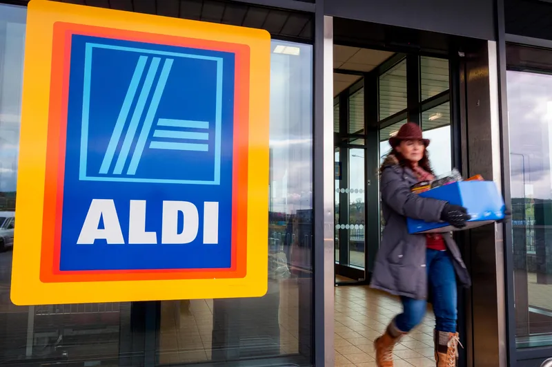 ALDI предлагает скидку в $19.89 на доставку заказов до Супербоула в честь Тейлор Свифт