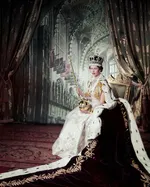 Коронация королевы Елизаветы II в 1953 году принесла молодость, надежду, невинность и красоту