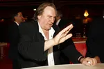 Французский актер Жерар Депардье признан виновным в сексуальном насилии и получил 18 месяцев условного срока