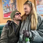 Софи Тёрнер и аристократ Перегрин Пирсон: слухи о воссоединении после уютного свидания на Гластонбери