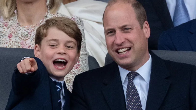 Неожиданное появление принца Джорджа с принцем Уильямом вызвало восторг у поклонников