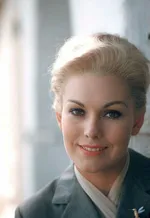 90 лет — это новые 40! Ким Новак возвращается в центр внимания в 92 года: легенды негенерации, доказывающие, что возраст — это всего лишь цифра