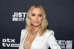 Тедди Мелленкамп рассказала о горькой причине, почему носит парик только изредка в борьбе с раком
