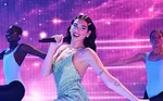 Дуа Липа поделилась новостью о беременности с fiancé Каллумом Тёрнером в откровенном интервью