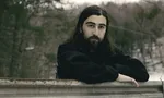 Ной Кахан женился на своей давней девушке на уютной церемонии в Вермонте