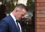 Уэйн Бридж демонстрирует результаты своей пересадки волос за £7,000: как новая прическа помогла вернуть уверенность после долгих лет борьбы с облысением
