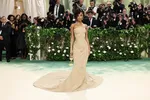 Образ Тилы на Мет Гала: более 30 карат бриллиантов в наряде