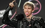 MGK рассказал, как Меган Фокс разозлилась на комплимент о его родительских качествах