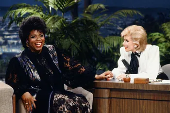 Опра Уинфри вспоминает, как Джоан Риверс сказала ей похудеть во время шоу "The Tonight Show"