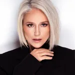 Мишель Киган сияет на съемках нового драматического сериала "Вина" с Дугласом Бутом после рождения дочери Палмы