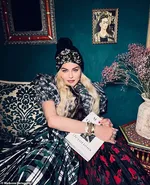 Мадонна отдает дань уважения своей "вечной музе" Фриде Кало, посетив дом семьи художницы