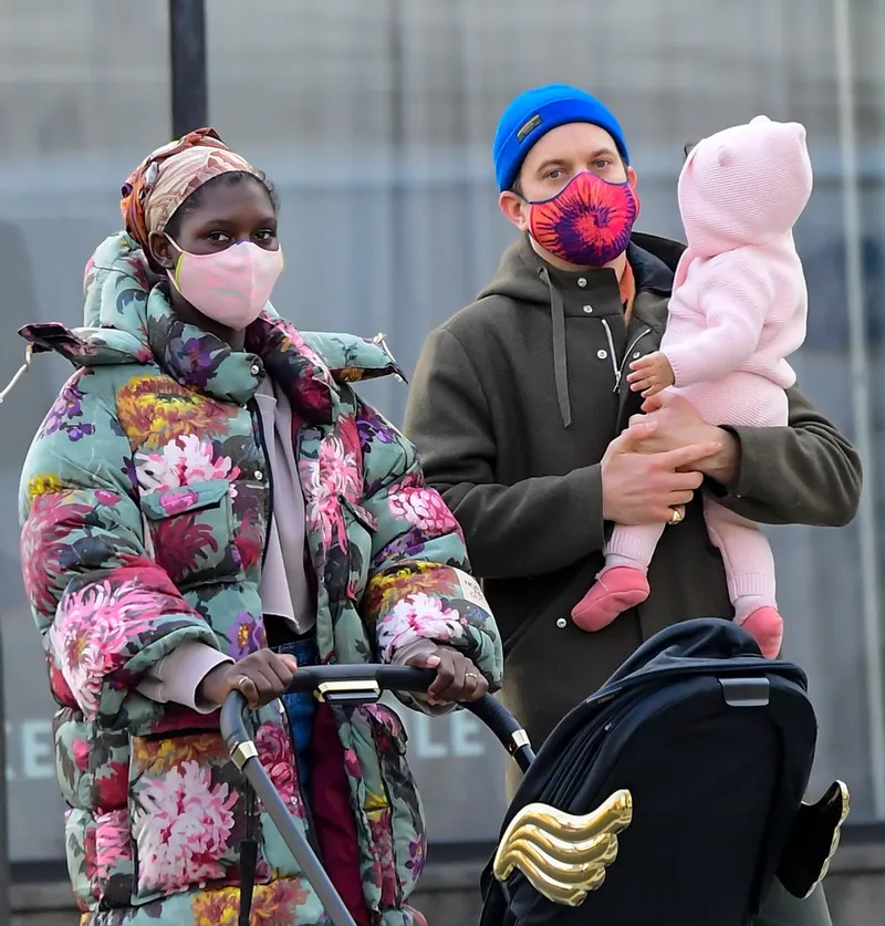 Джошуа Джексон и Джоди Тёрнер-Смит: новая битва за дочь в процессе развода