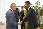 Король Чарльз и Дэвид Бекхэм встретились, а принц Гарри с Бруклином наладили связь на фоне семейных напряжений