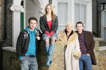 Звезда "EastEnders" Зои Слейтер возвращается: Мишель Райан вновь в роли спустя 20 лет!