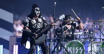 Джин Симмонс: Следующий проект KISS будет «непохож на всё, что могли представить фанаты»