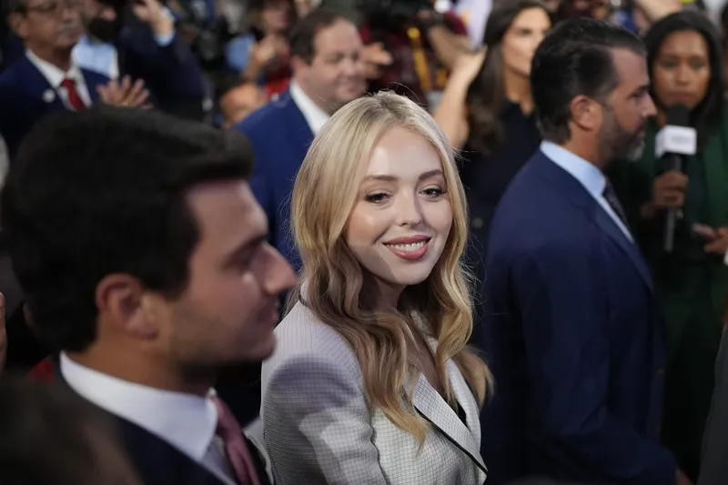 Тиффани Трамп раскрыла пол ребенка на вечеринке в честь будущего материнства после намека в наряде
