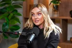 Перри Эдвардс призналась, что стыдится, что друзья не сказали ей о проблемах в прошлых отношениях, так как, по её словам, они "точно знали, что происходит"