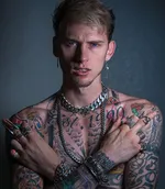 MGK рассказал, что Меган Фокс была в ярости из-за одного комментария о родительстве
