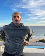 Кевин Бейкон и Кира Седгвик отмечают редкое появление сына Трэвиса
