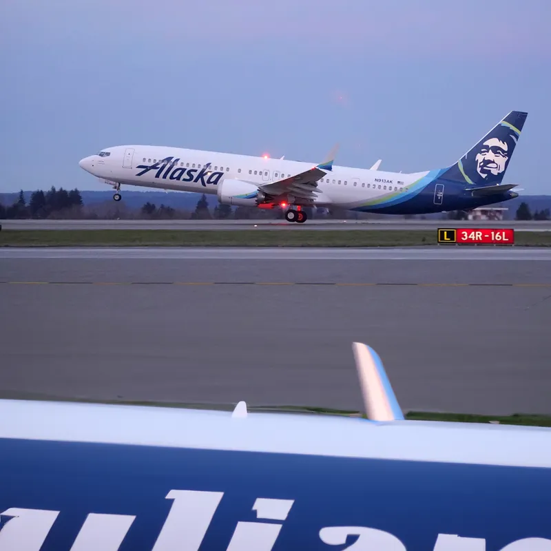 Разоблачено: на высоте 16 000 футов оторвалась панель самолета Alaska Airlines из-за отсоединения двери с пробкой - как сообщает Национальное управление по безопасности транспорта