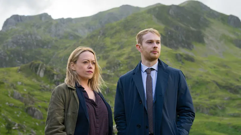 Популярный криминальный драматический сериал BBC закрыт после одного сезона из-за шокирующего романа между двумя главными персонажами