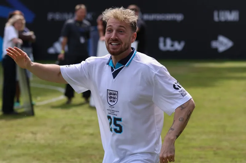 Сэм Томпсон делится печальными новостями о травмах после Soccer Aid - что произошло?