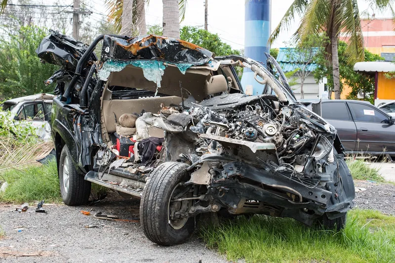 Мы пережили нашу свадебную ночь автомобильной аварии почти три десятилетия спустя в том же месте