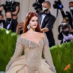 Образ Ланы Дель Рей на Met Gala 2025: дань уважения мужу, любящему аллигаторов