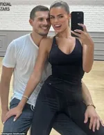 Брукс Надер и ее партнер по DWTS Глеб Савченко демонстрируют свою любовь в Лос-Анджелесе, несмотря на утверждения о...