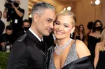 Рита Ора стала "счастливым талисманом" Челси во время их победы 3-0 над Пари Сен-Жермен в Нью-Йорке на чемпионате мира