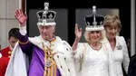 Королева Камилла сказала три слова королю Чарльзу после того, как, казалось, поторопила его уйти с балкона на параде Trooping the Colour