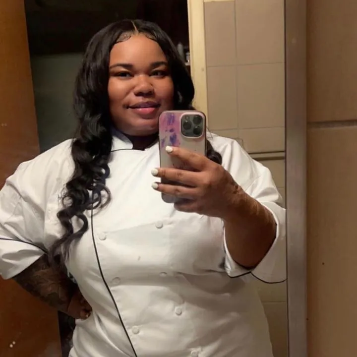 Дочь британского шеф-повара и звезды TikTok стала новым судьей на премии Deliveroo - узнайте, кто она!
