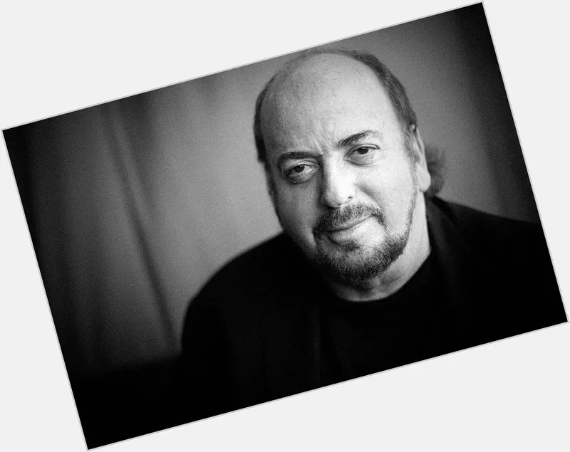 Режиссер Джеймс Тобак обязан выплатить 1,68 миллиарда долларов в деле о сексуальных домогательствах с участием 40 женщин