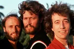 Умер звезда Bee Gees в возрасте 76 лет всего через четыре дня после смерти барабанщика группы Колина 'Смайли'