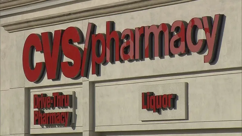 CVS закрывает десятки аптек внутри магазинов Target