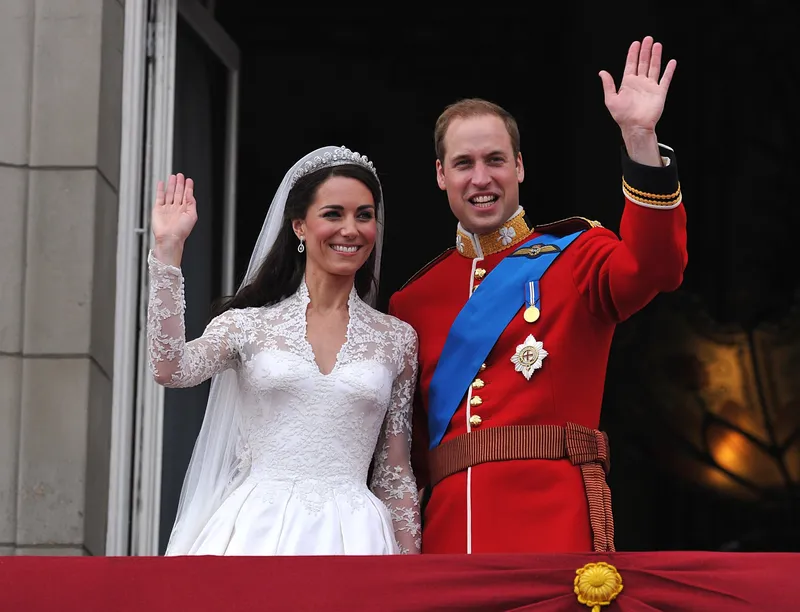 Фотография свадьбы принца Уильяма и принцессы была скрыта на виду - подробности