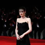 Винона Райдер призналась в любви к Аль Пачино, но получила отказ из-за возраста: как звезда "Крестного отца" выбрала еще более молодую партнершу