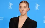 Сидни Суини вдохновилась Ким Новак на Met Gala перед выходом биографического фильма