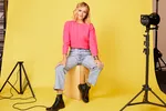 Фирн Коттон в ярком красном платье: лучшие моменты её 'Девы' лета в фотографиях