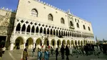 Протесты в Венеции перед свадьбой Джеффа Безоса и Лорен Санчес: смотрите фото